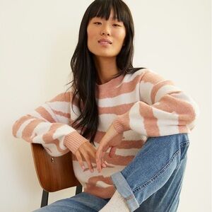 Long-Sleeve Jacquard Crew Neck Pullover with Zebra Pattern New with tag